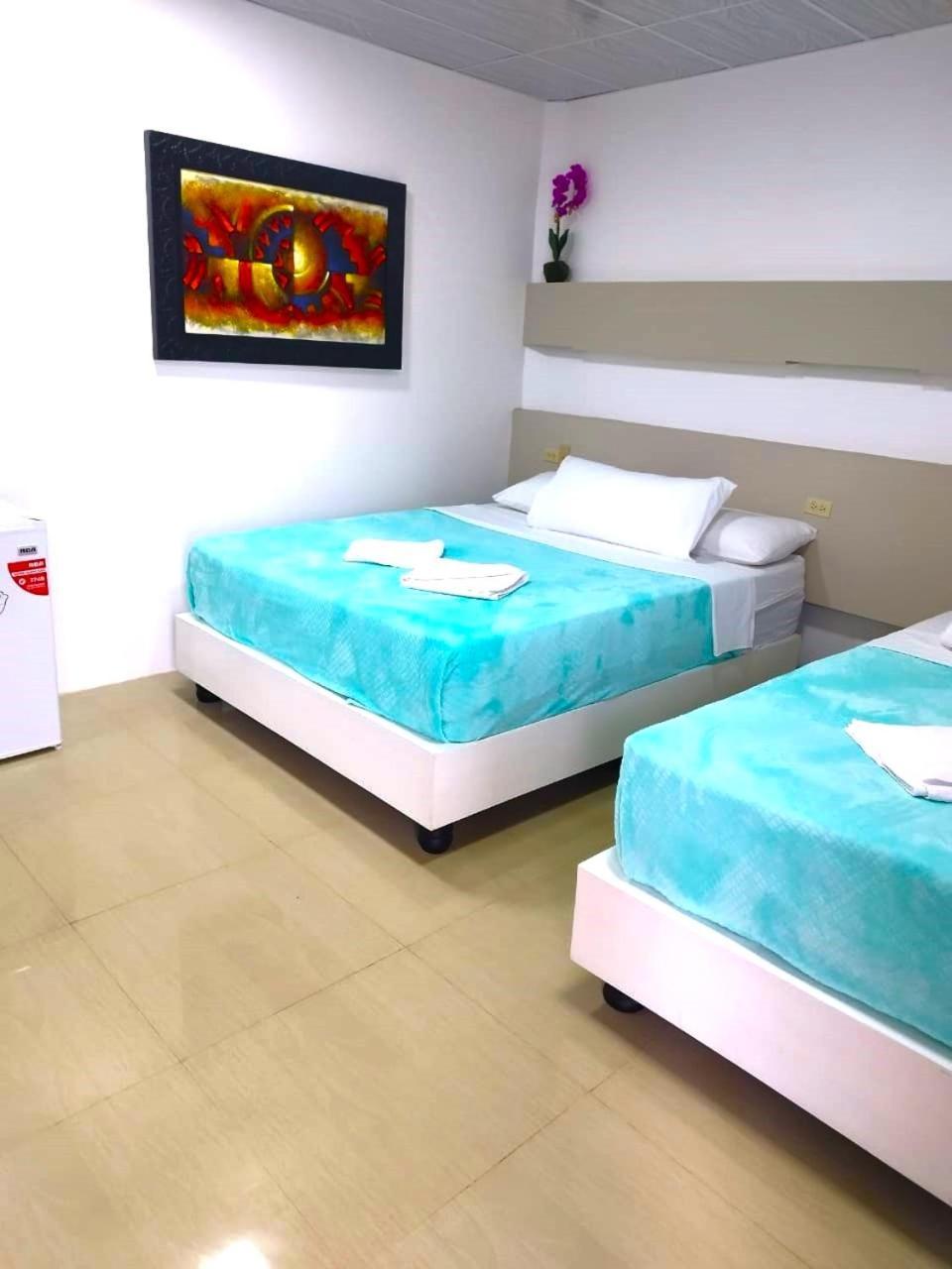 Hotel Los Algarrobos Puerto Baquerizo Moreno Dış mekan fotoğraf