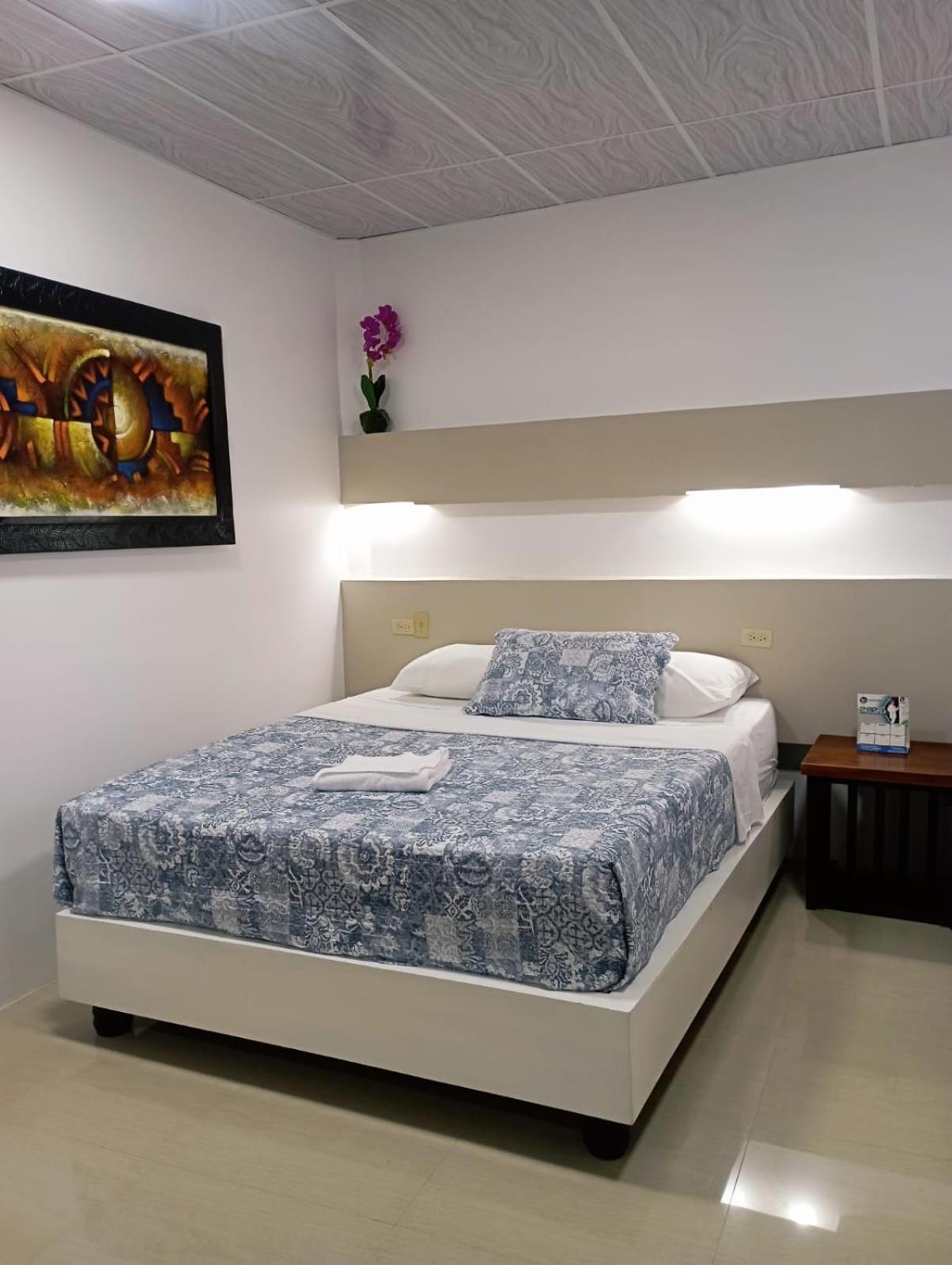 Hotel Los Algarrobos Puerto Baquerizo Moreno Dış mekan fotoğraf