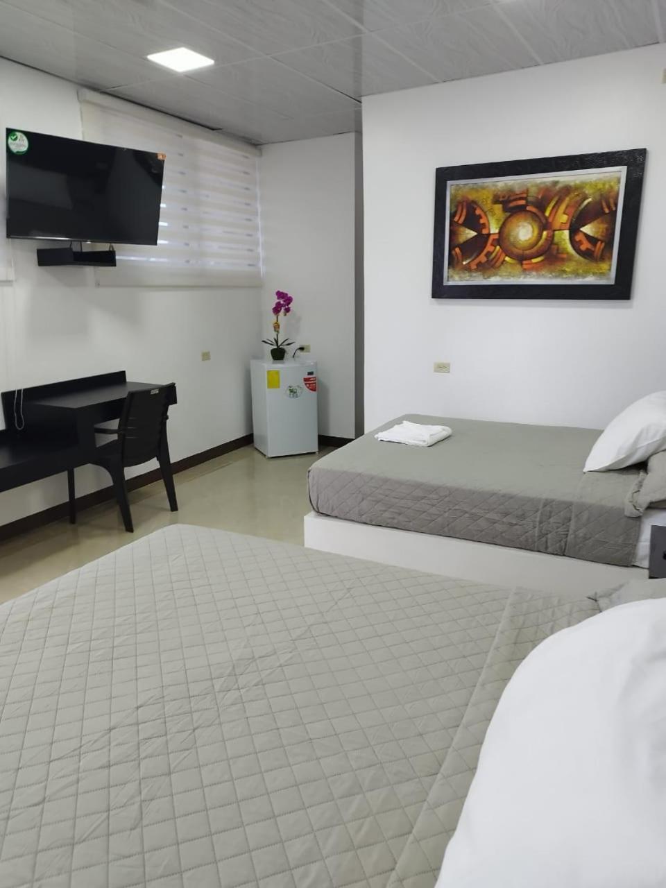 Hotel Los Algarrobos Puerto Baquerizo Moreno Dış mekan fotoğraf