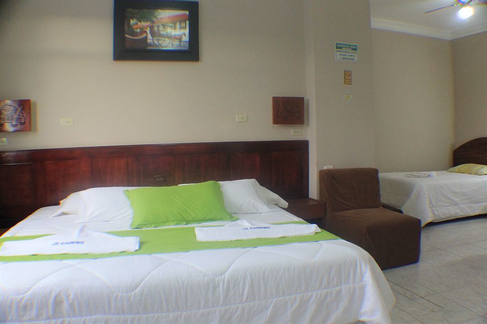 Hotel Los Algarrobos Puerto Baquerizo Moreno Dış mekan fotoğraf