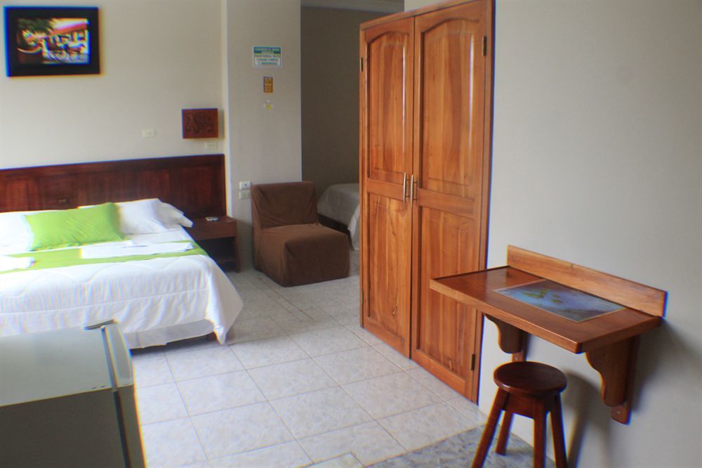 Hotel Los Algarrobos Puerto Baquerizo Moreno Dış mekan fotoğraf