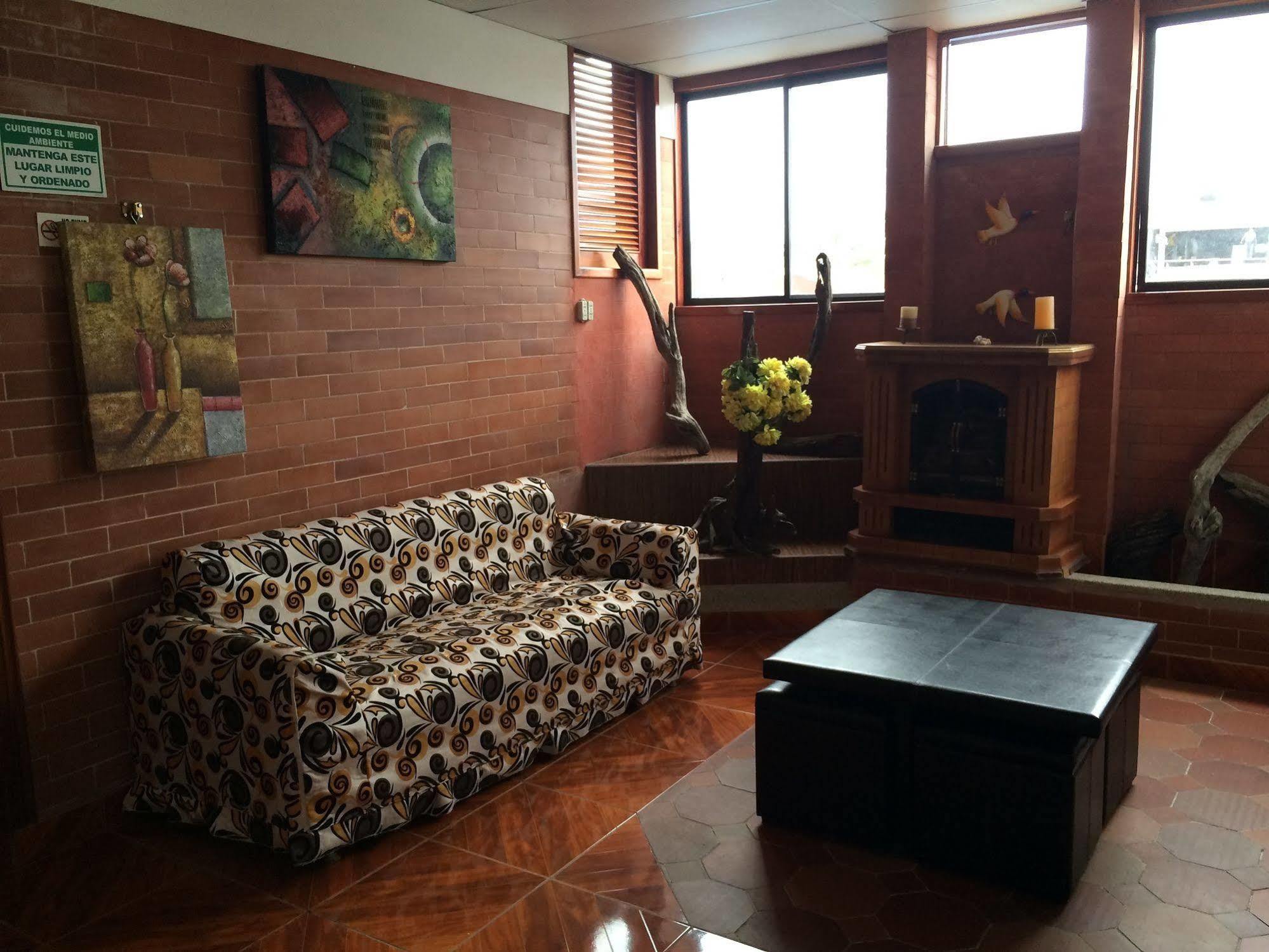 Hotel Los Algarrobos Puerto Baquerizo Moreno Dış mekan fotoğraf