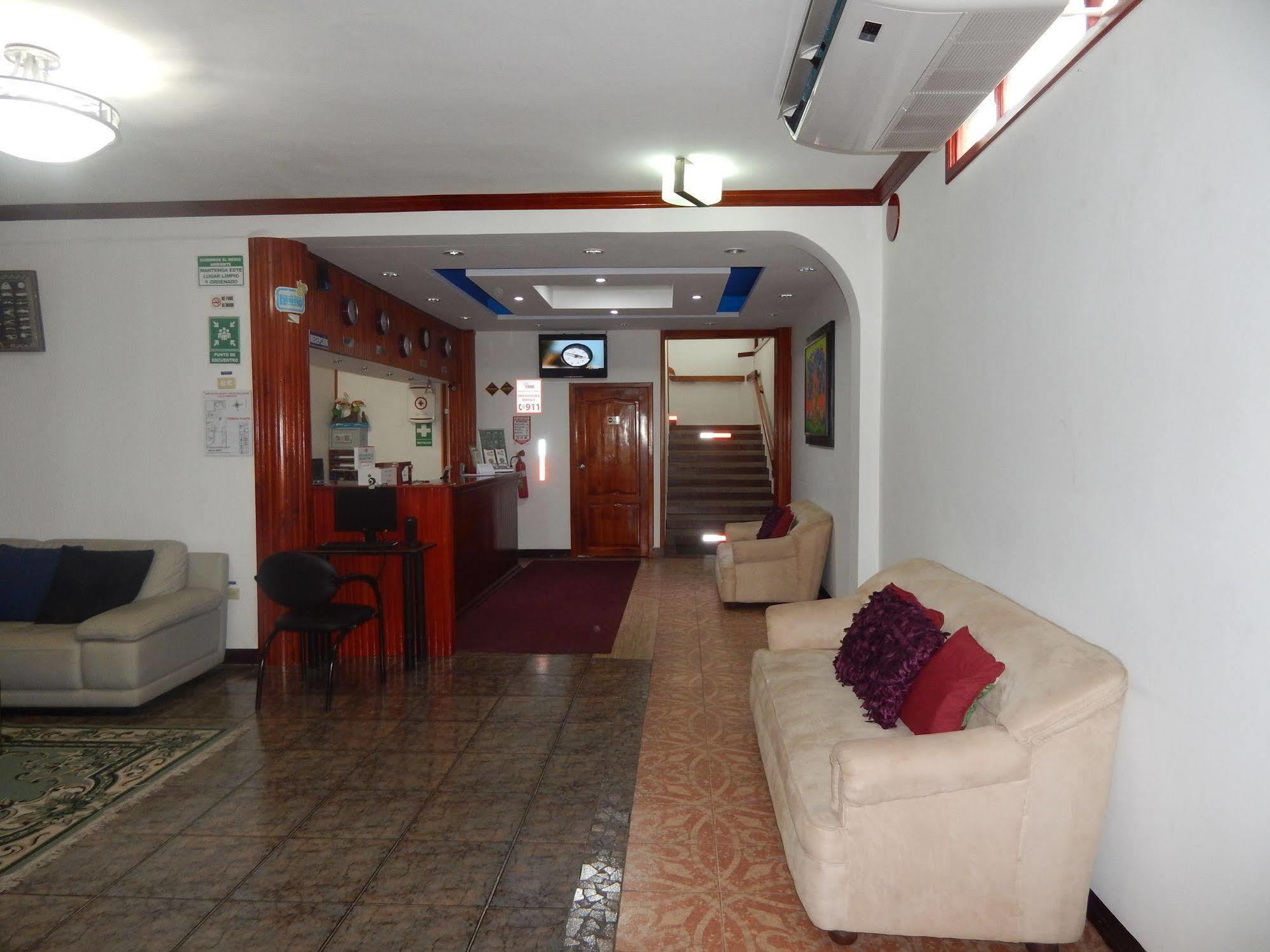 Hotel Los Algarrobos Puerto Baquerizo Moreno Dış mekan fotoğraf